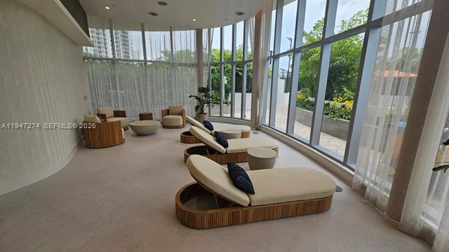 
                            Property Image 75