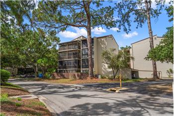 700 Starkey Rd 624, Largo, FL