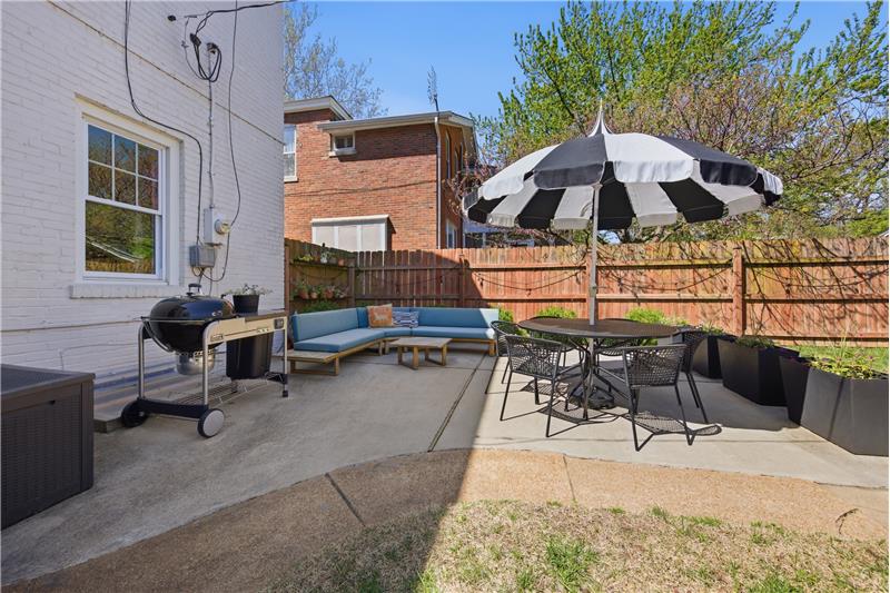 Over sized Patio to relax or entertain family & friends