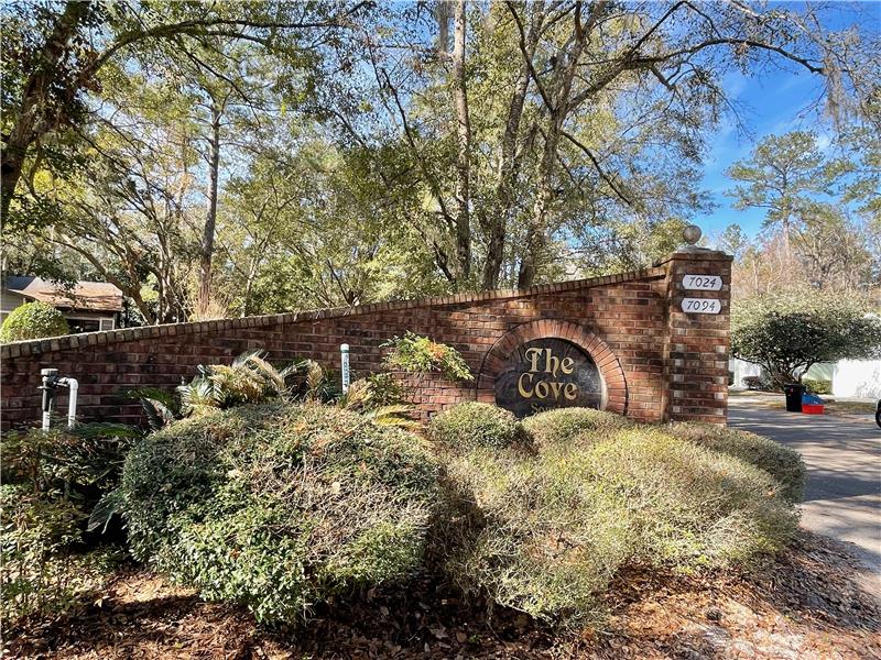 Entry to The Cove in Blues Creek