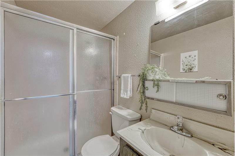 Lower level 3/4 bath