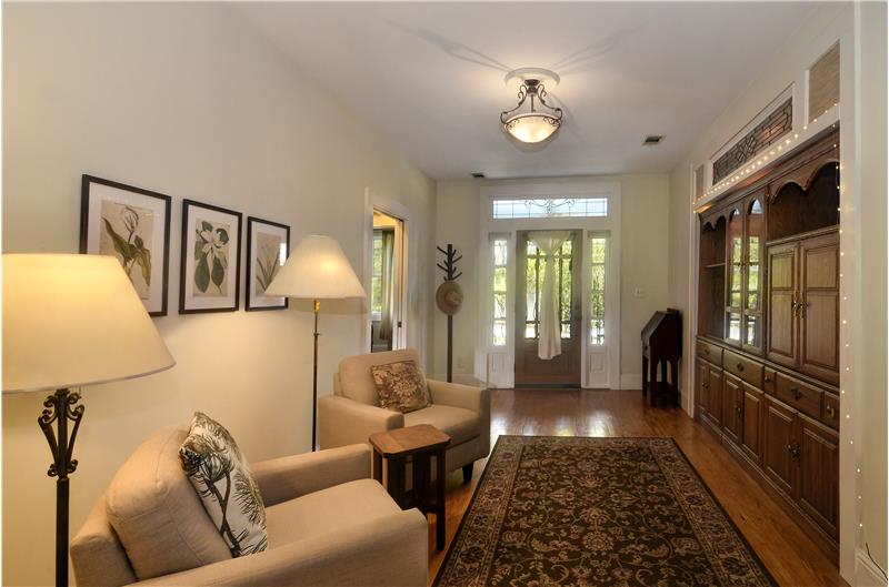 Entrance/Foyer living room