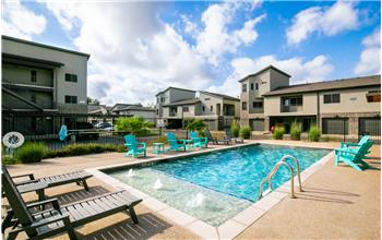 Primary listing photos for listing ID 544979