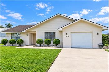 722 SE Thanksgiving Ave, Port Saint Lucie, FL