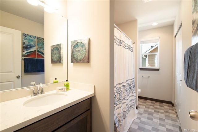 Upstairs hall bath