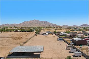 Primary listing photos for listing ID 604414