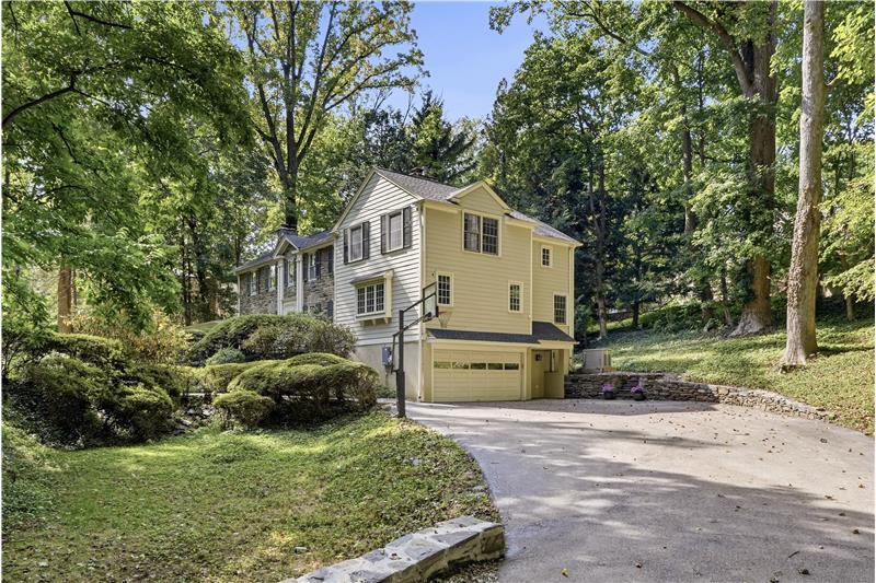 734 Braeburn Lane - Exterior side