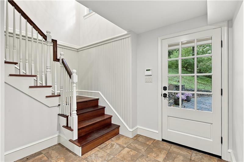 734 Braeburn Lane - Lower level entrance