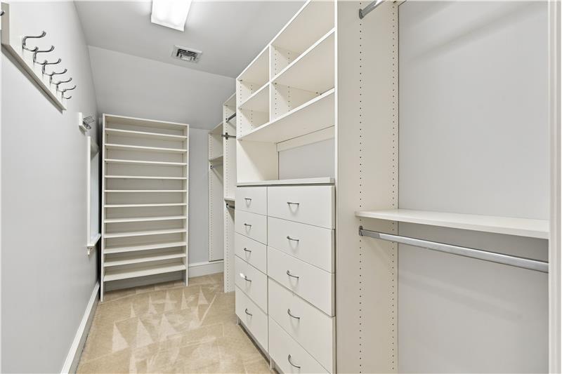 734 Braeburn Lane - Bedroom 1 walk in closet