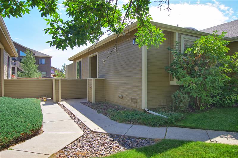 End unit townhome with central air!