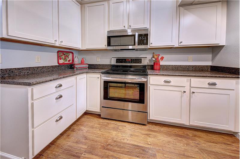 So much counter space to meet your needs!