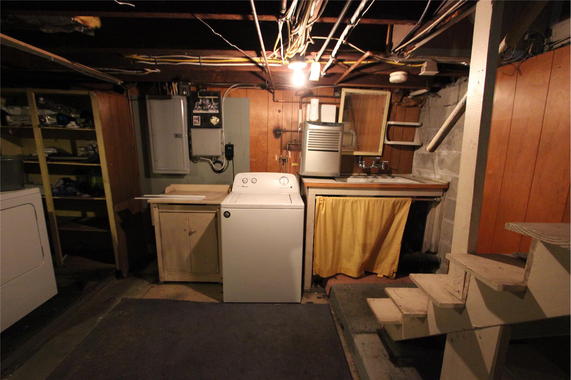 https://realbird.blob.core.windows.net/rb-photos/75-wachusett-st-franklin-ma-02038_H4E2S6K3_640978_638835573104779697_80x60.jpg