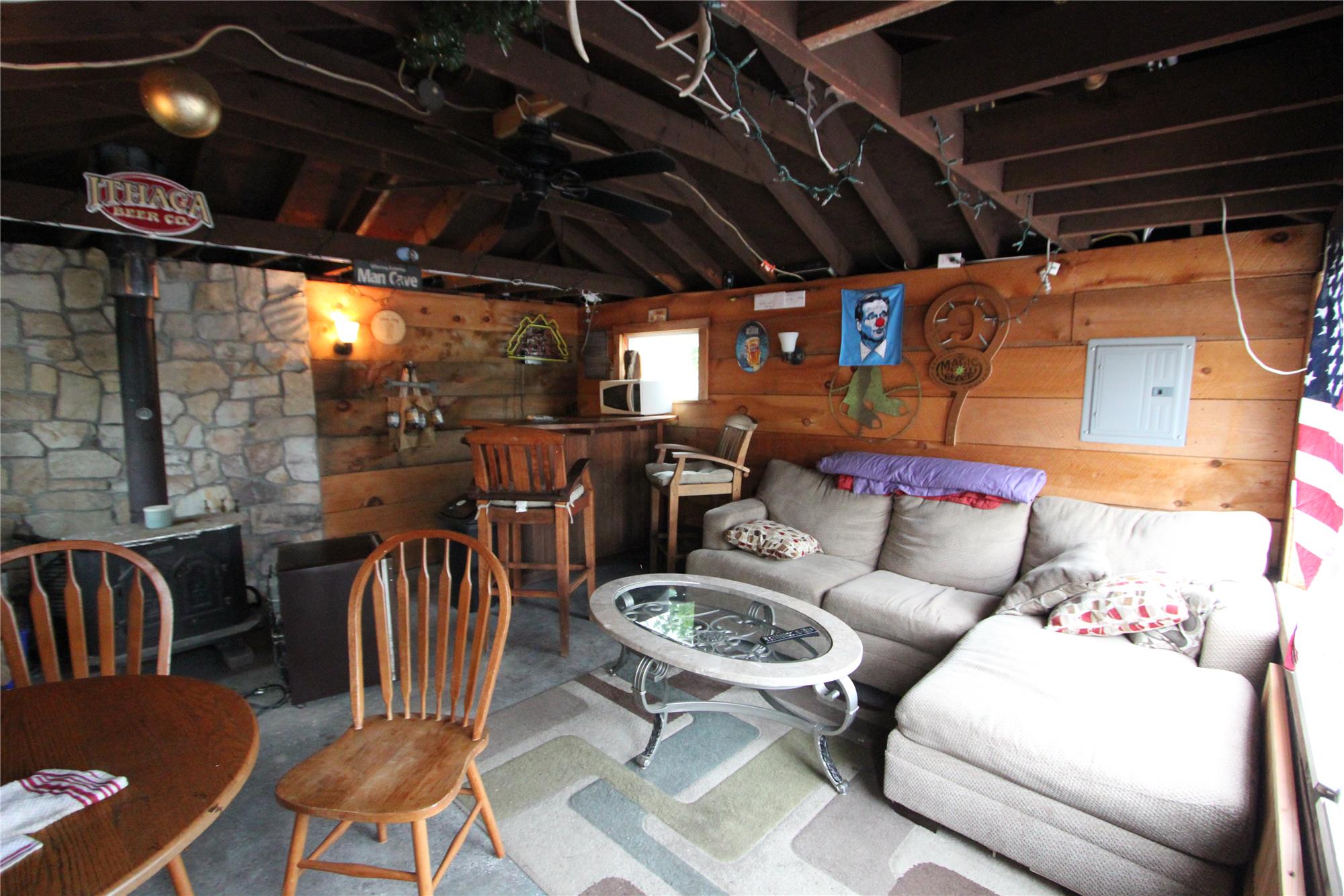 https://realbird.blob.core.windows.net/rb-photos/75-wachusett-st-franklin-ma-02038_H4E2S6K3_640978_638835574125380602_80x60.jpg
