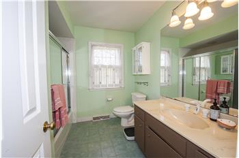 767 Gulph Rd - Bathroom 2