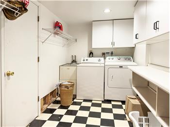 767 Gulph Rd - Laundry