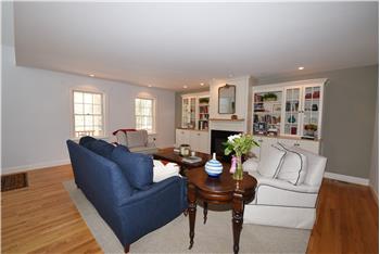 Primary listing photos for listing ID 541745