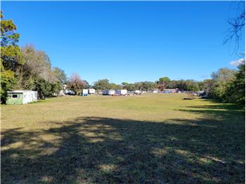 Primary listing photos for listing ID 599404