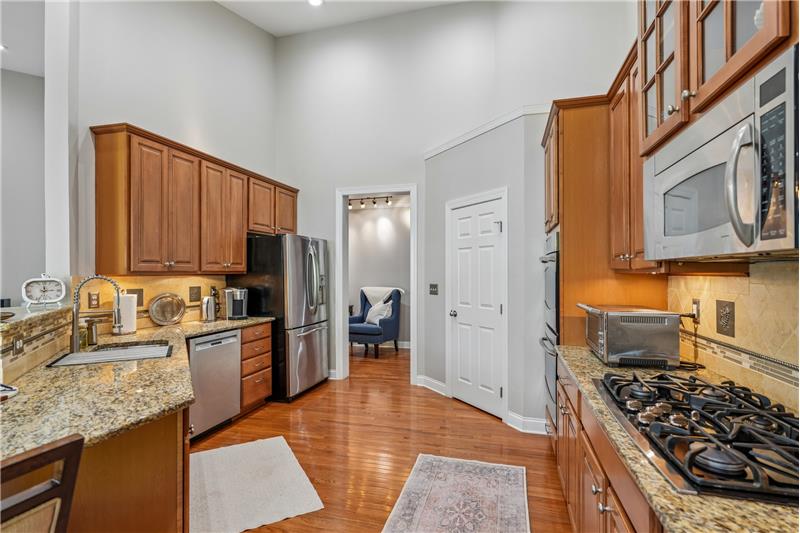 
                            Property Image 36