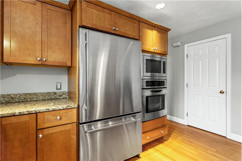 Jenn Air Refrigerator, Oven, M/W