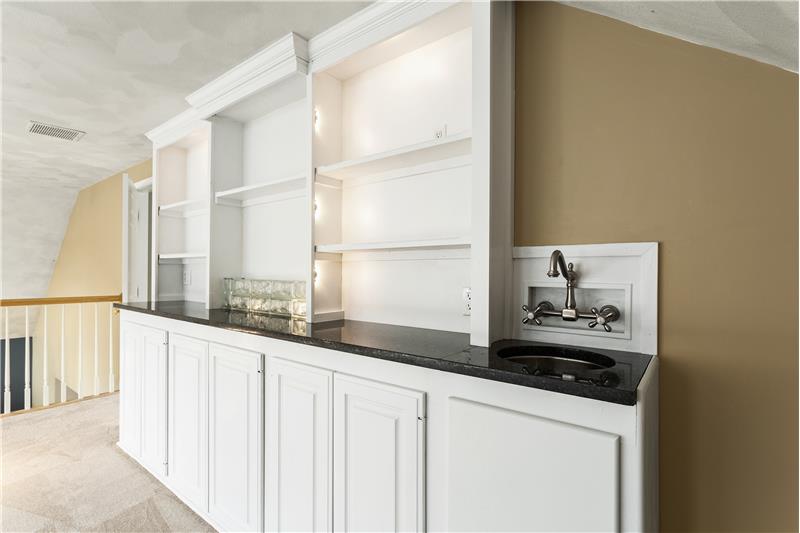 Loft Wet Bar