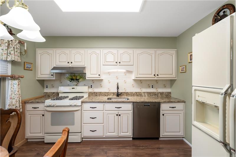 
                            Property Image 6