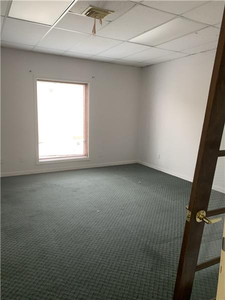 805 Dumont -offices ready to lease upstairs $650 per Office