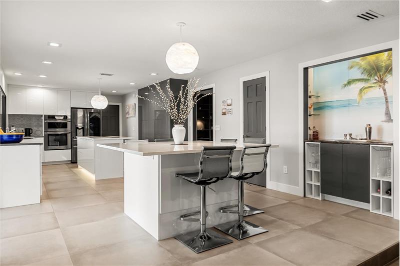 Kitchen and eat-in Area