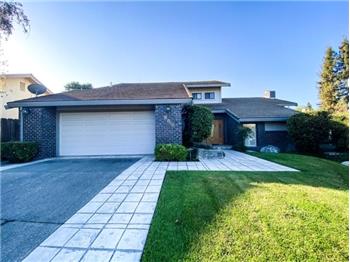 Primary listing photos for listing ID 579388