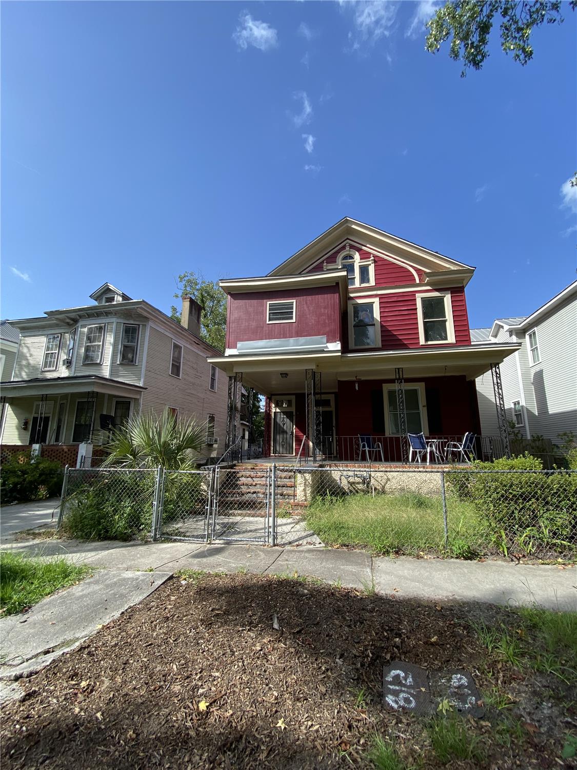 812 1 /2 E. Park Ave, Savannah, GA 31401 By call Diana and Delaney
