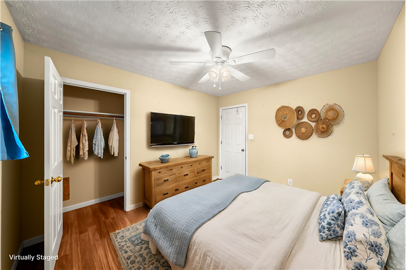 This photo has been virtually staged.