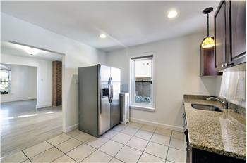 827 Aubrey Ave - Kitchen