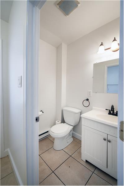827 Aubrey Ave - Half bathroom