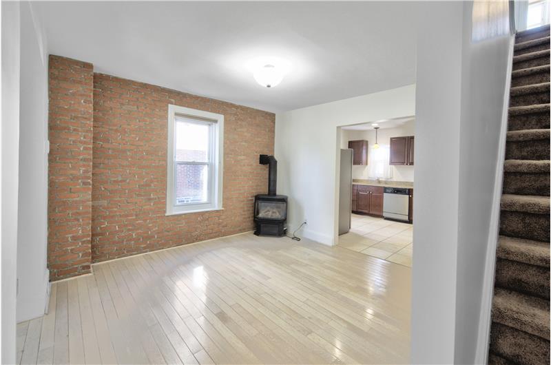 827 Aubrey Ave - Dining room