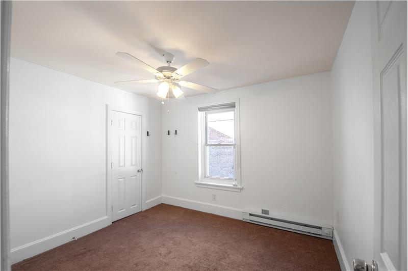 827 Aubrey Ave - Bedroom