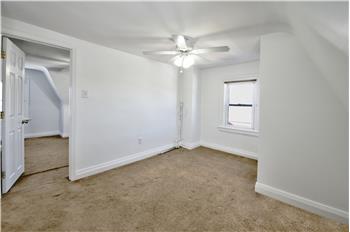 827 Aubrey Ave - Bedroom