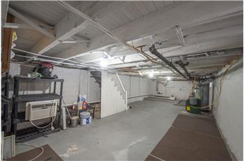827 Aubrey Ave - Basement