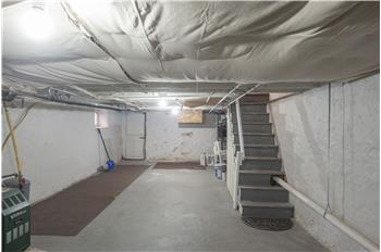 827 Aubrey Ave - Basement