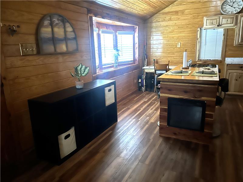 
                                Property Image 7