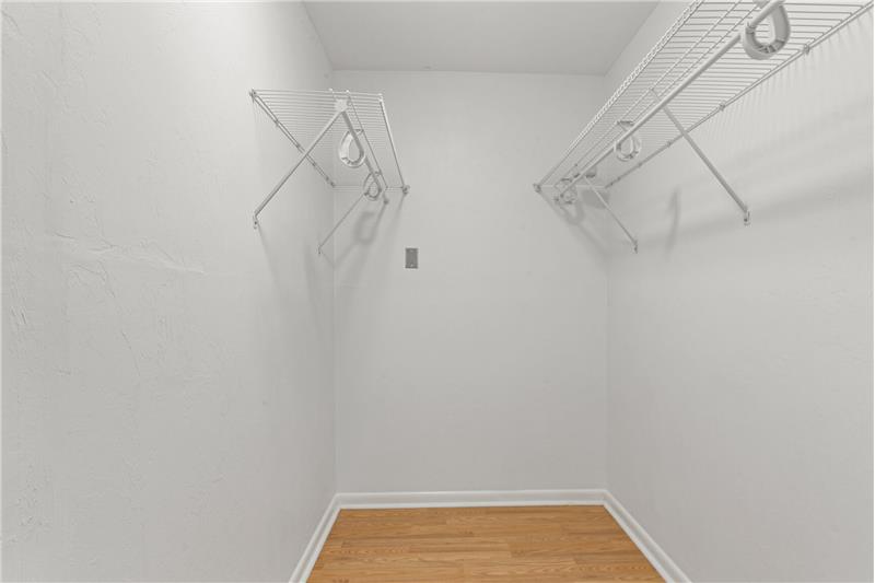 Walk-in Closet