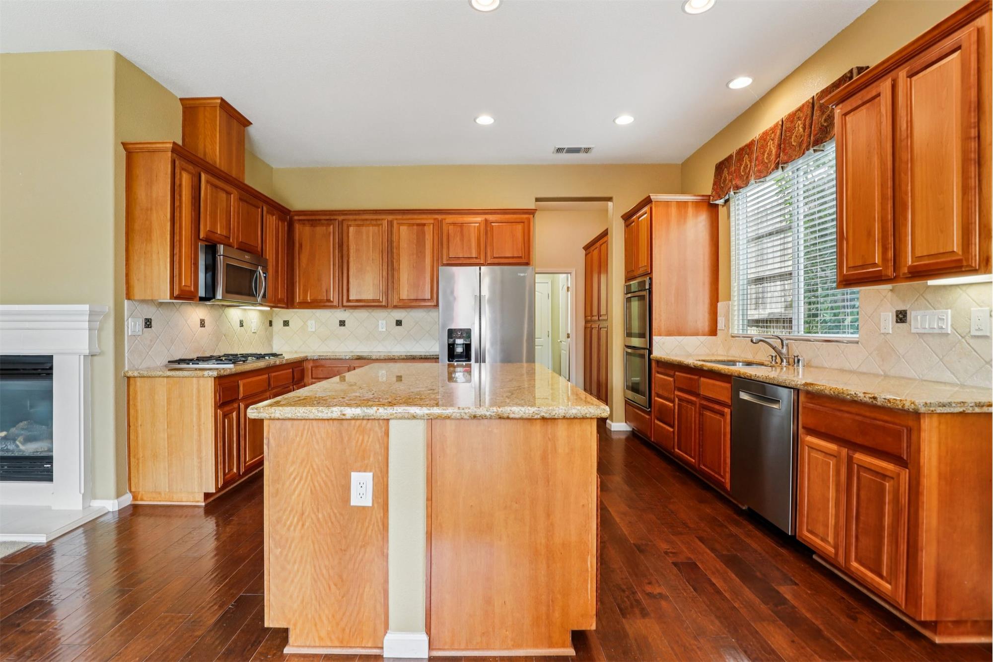 https://realbird.blob.core.windows.net/rb-photos/8514-wyndrush-way-el-dorado-hills-ca-95762_I9R3U4V7_641690_638877109484758306_80x60.jpg