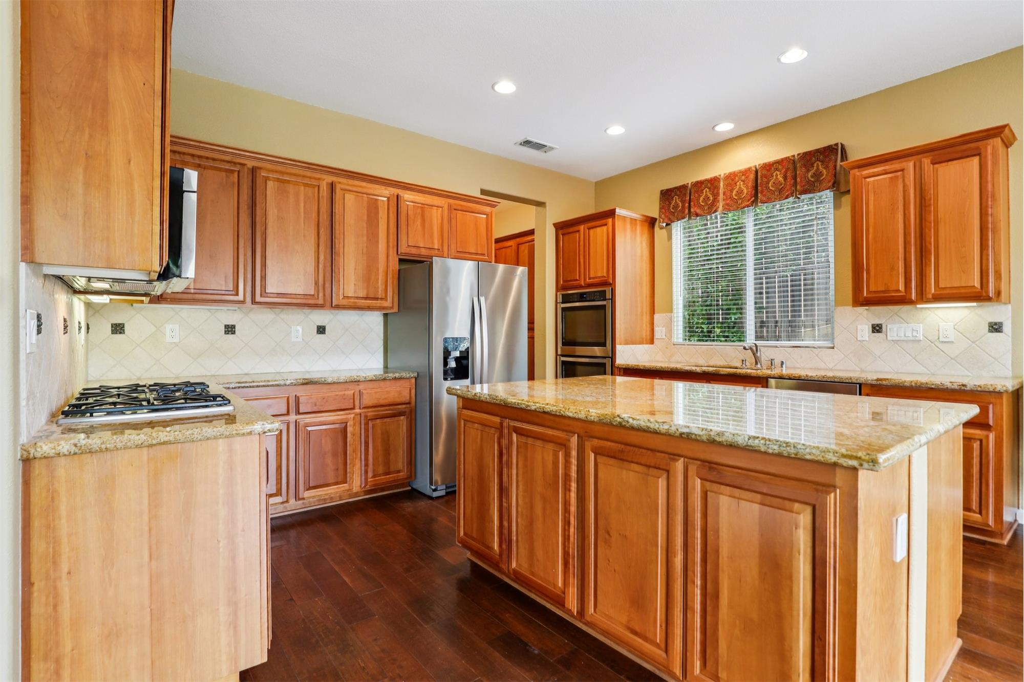 https://realbird.blob.core.windows.net/rb-photos/8514-wyndrush-way-el-dorado-hills-ca-95762_I9R3U4V7_641690_638877109504297522_80x60.jpg