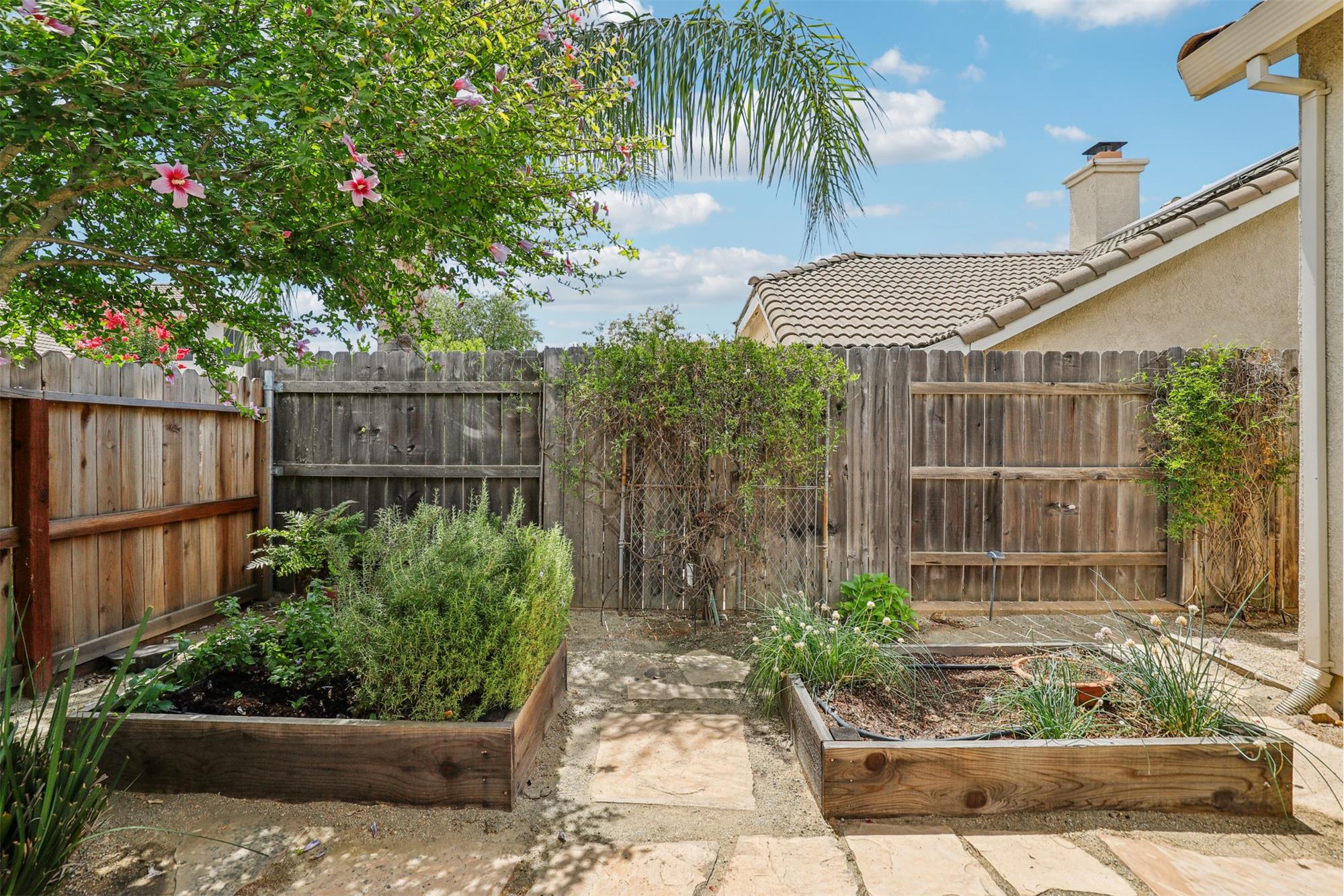 https://realbird.blob.core.windows.net/rb-photos/8514-wyndrush-way-el-dorado-hills-ca-95762_I9R3U4V7_641690_638877109712986751_80x60.jpg