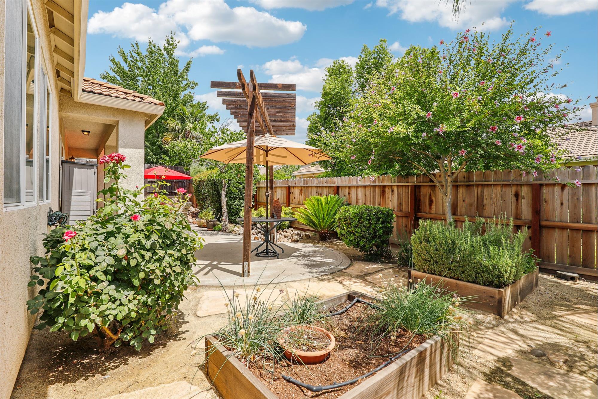 https://realbird.blob.core.windows.net/rb-photos/8514-wyndrush-way-el-dorado-hills-ca-95762_I9R3U4V7_641690_638877109725991797_80x60.jpg