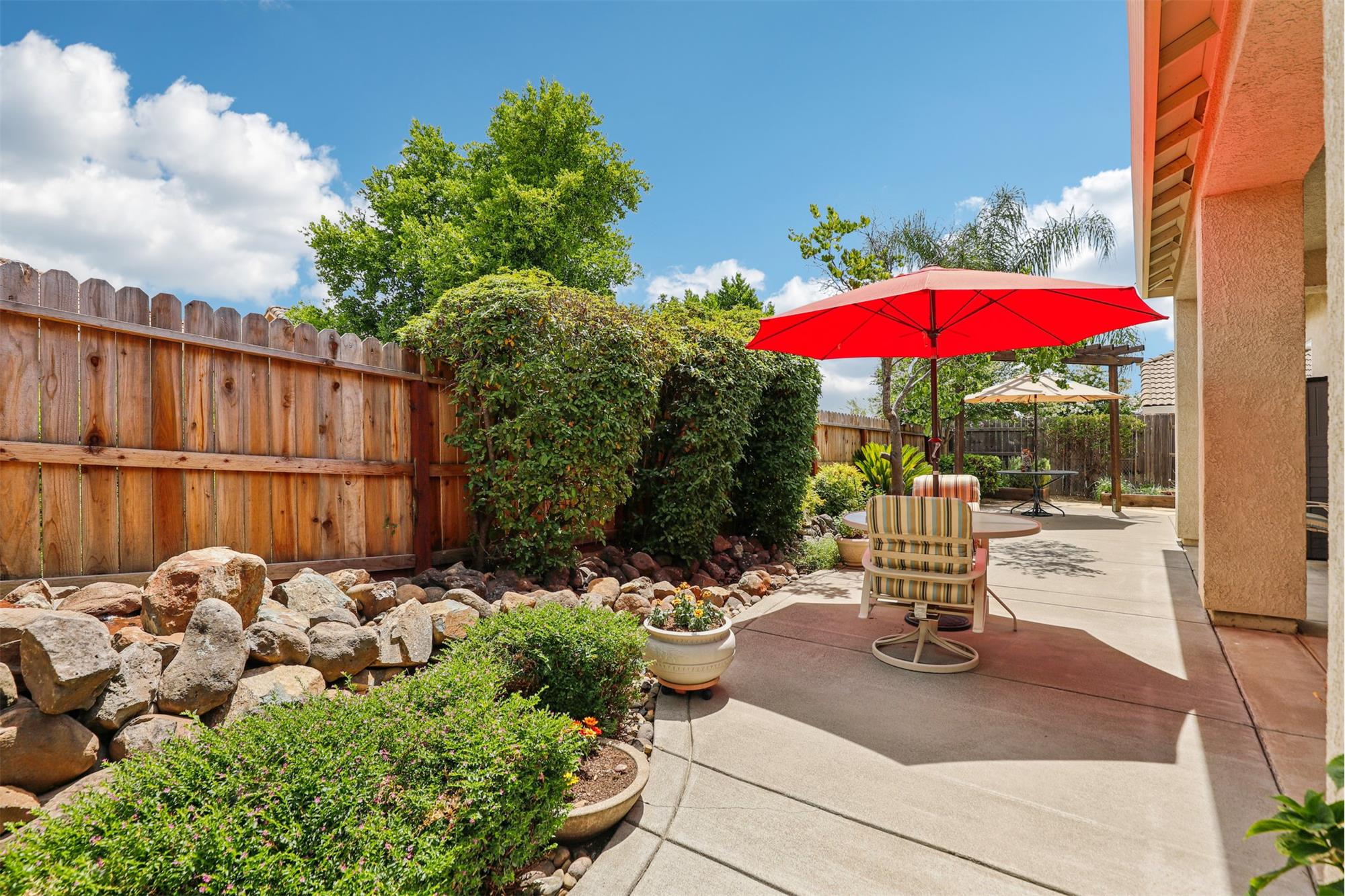 https://realbird.blob.core.windows.net/rb-photos/8514-wyndrush-way-el-dorado-hills-ca-95762_I9R3U4V7_641690_638877109793722746_80x60.jpg