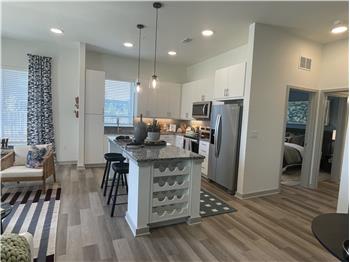 Primary listing photos for listing ID 640881