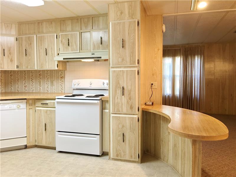 Kitchen Breakfast Bar