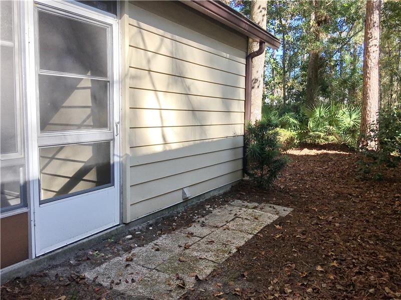 Right Side Yard