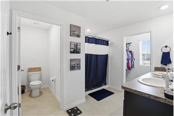 Ensuite Master Bath