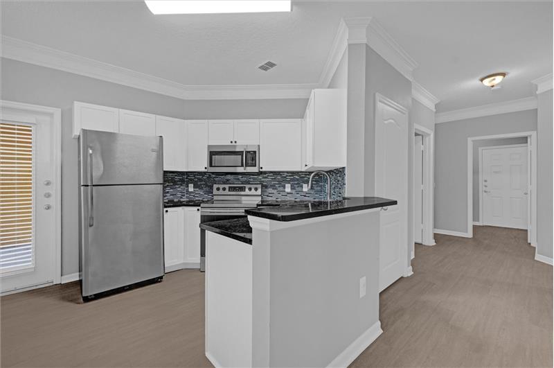 Kitchen with Breakfast Bar