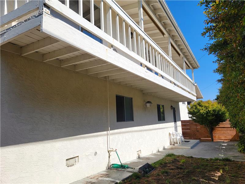 Ocean view deck extends from Dining Room to the 2nd Bedroom!